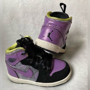 🍀SOLD🍀Nike Toddler Girl Shoes 5C